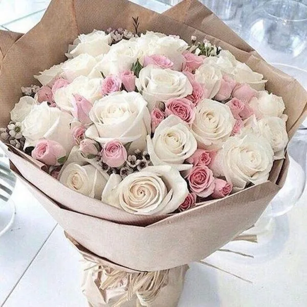 Ramo de rosas y minirosas