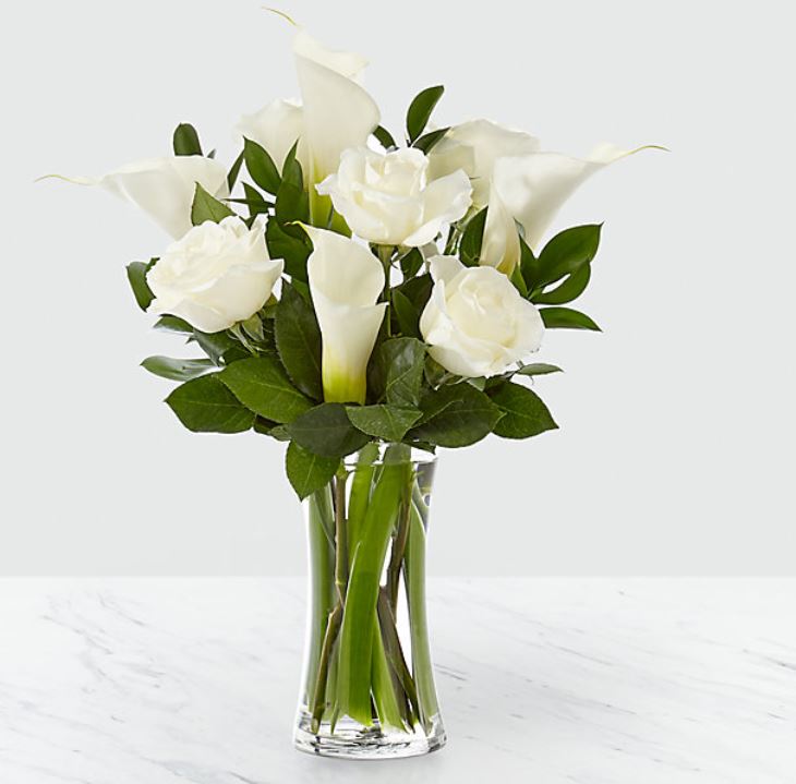 Rosas Blancas y Calas – Flores a Domicilio