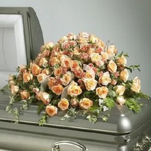 Cubre Urna con 70 Rosas Damasco