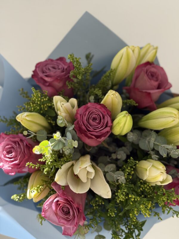 Ramo Rosas y Lilium