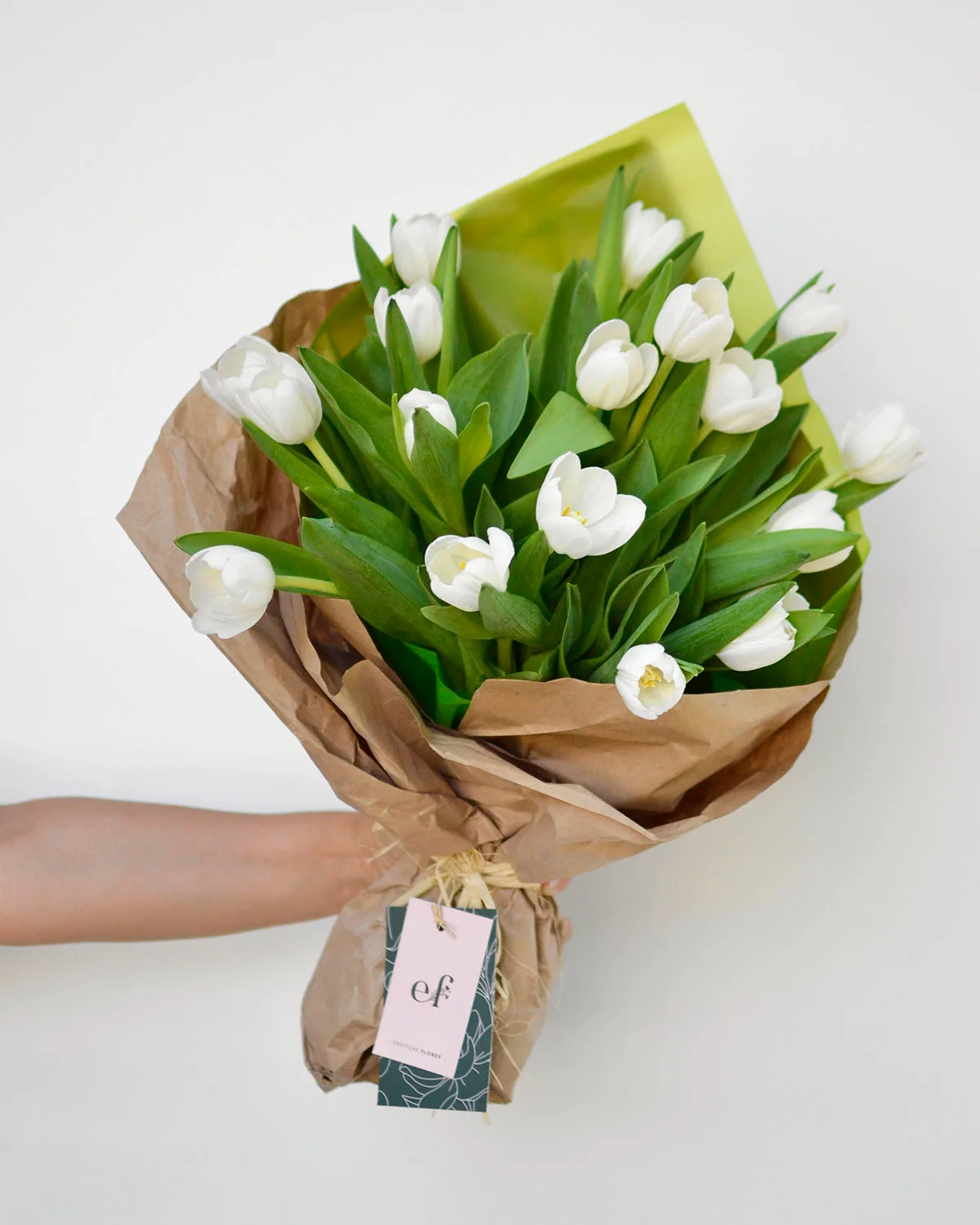 Ramo Monocromático de tulipanes