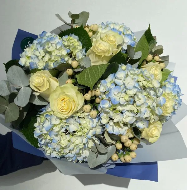 Ramo de Hortensias y Rosas