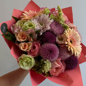 Ramo de flores para regalar con diseño elegante y colorido, ideal para sorprender